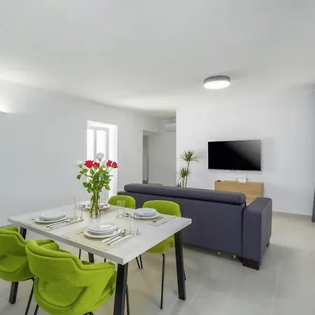 Ljuba In Jurani - Haus Fuer 4-6 Personen וילה *
