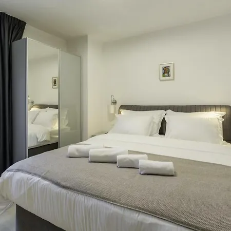 Ljuba In Jurani - Haus Fuer 4-6 Personen
