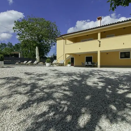 Ljuba In Jurani - Haus Fuer 4-6 Personen * Benazici