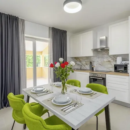 Vila Ljuba In Jurani - Haus Fuer 4-6 Personen