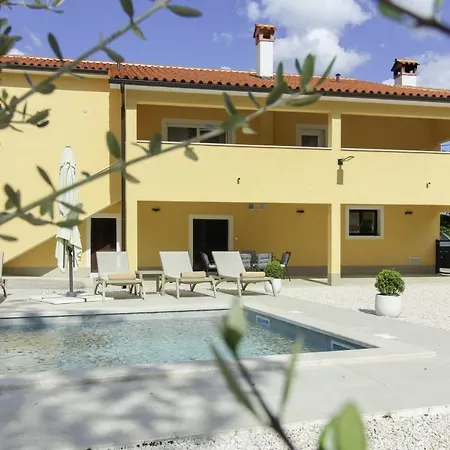 Vila Ljuba In Jurani - Haus Fuer 4-6 Personen *