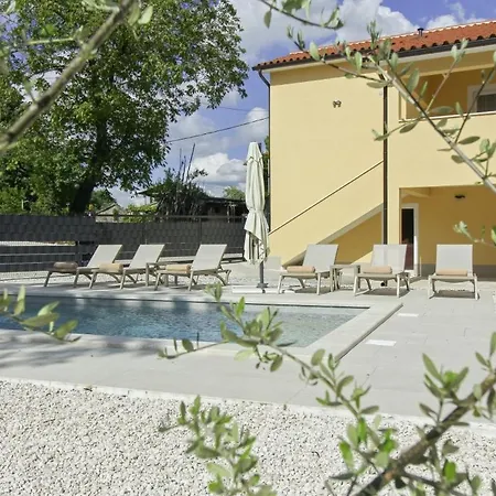 Ljuba In Jurani - Haus Fuer 4-6 Personen Vila Benazici